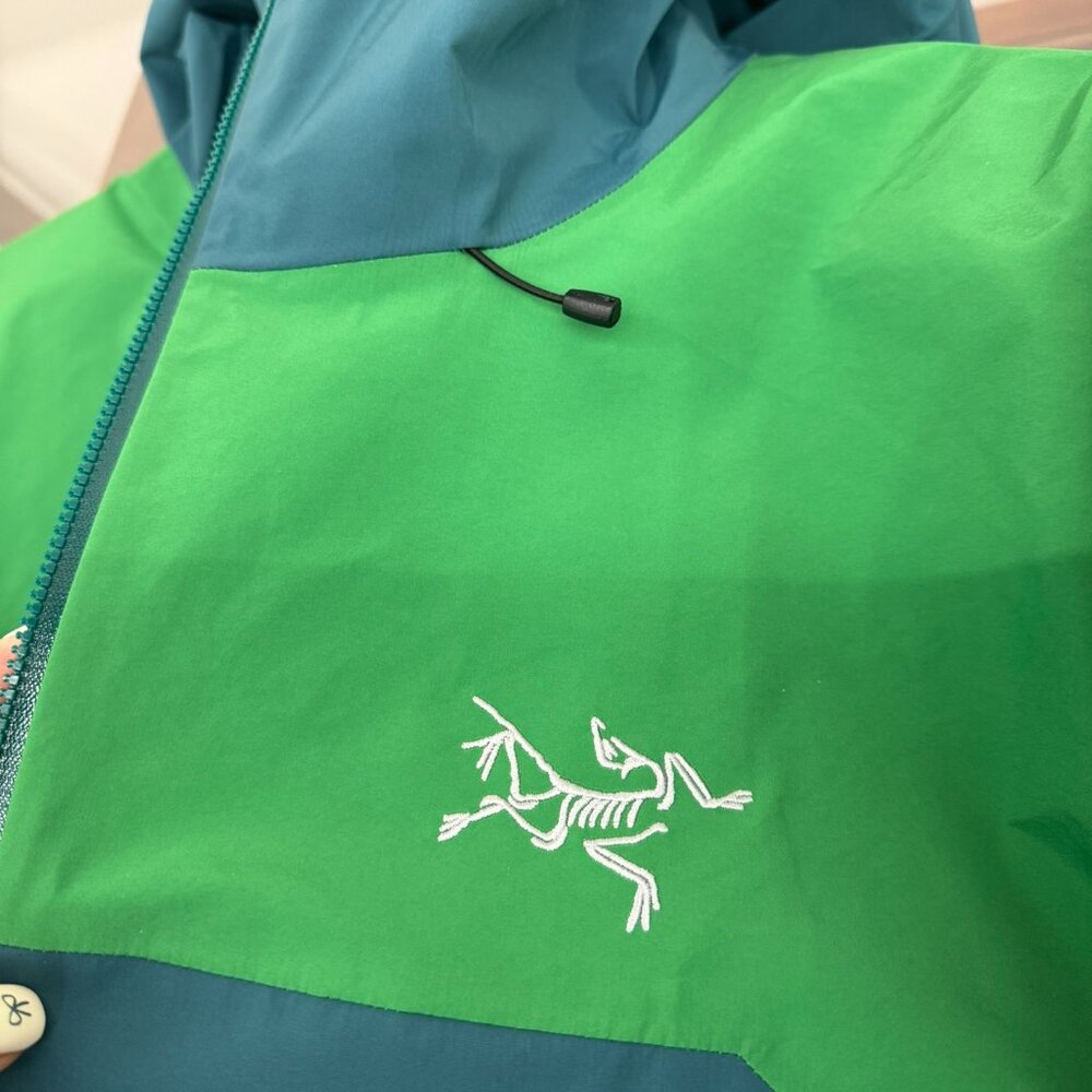 Arc'teryx Beta Series Lightweight Jacket - image 8